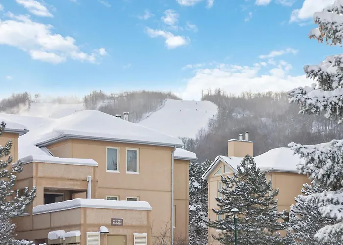 Blue Mountain Chalet Condo With Amazing Location